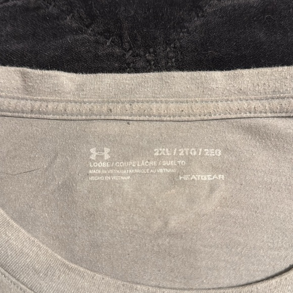 Under Armour, gray American flag T-shirt size XXL - Picture 3 of 4